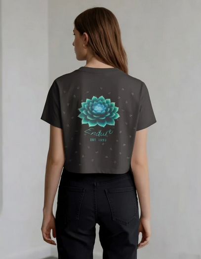 Cropped Tee by LEIFY (US)